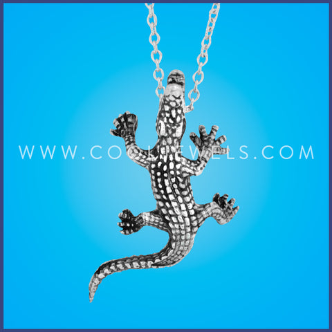 LINK CHAIN NECKLACE WITH ALLIGATOR PENDANT